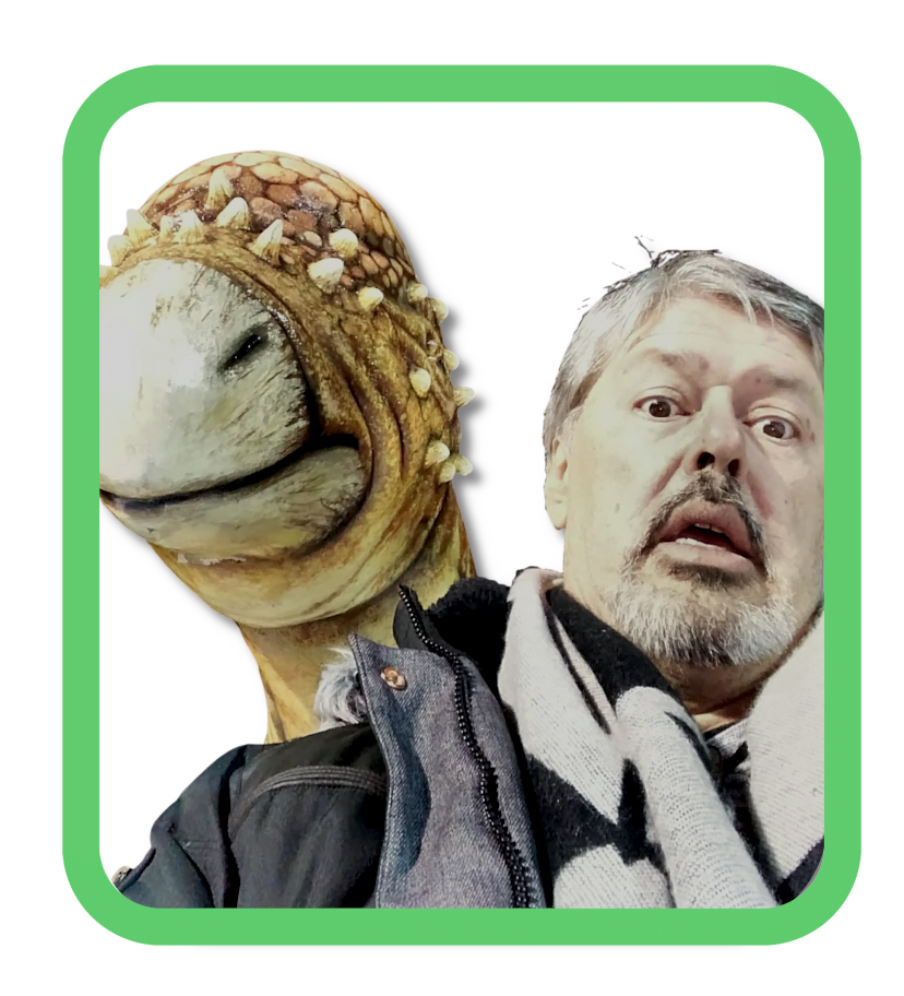 Moi devant un dinosaure